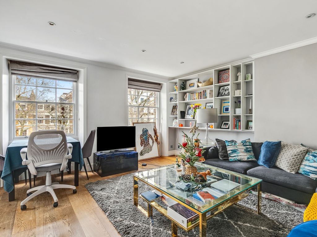 2 bed flat for sale in Rutland Gate, London SW7, £1,195,000
