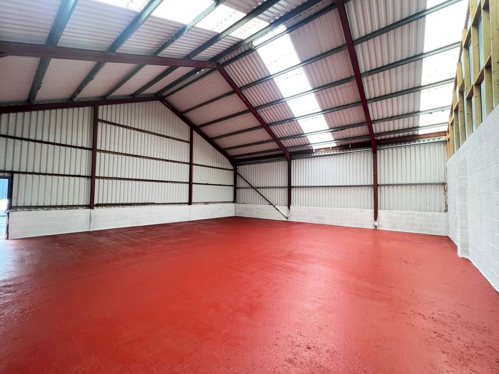 Warehouse to let in Pentre Industrial Estate, Pentre SY4, £11,440 pa