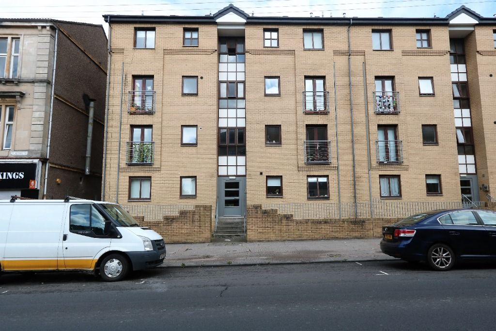 2 bed flat to rent in St George