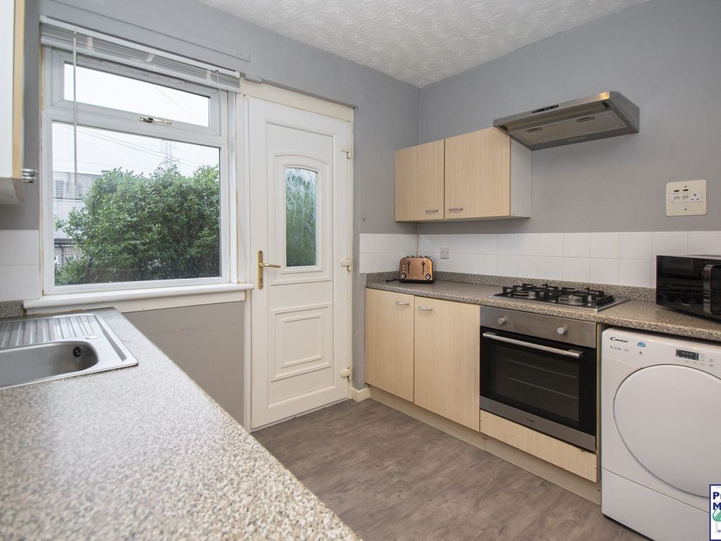 2 bed flat for sale in Hollybush Road, Glasgow G52, £79,995