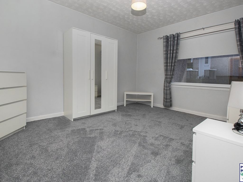 2 bed flat for sale in Hollybush Road, Glasgow G52, £79,995