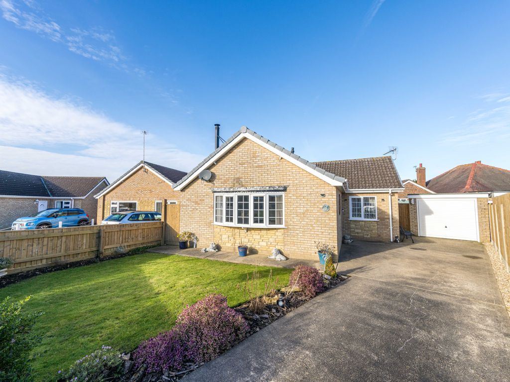 2 bed detached bungalow for sale in Beaumont Close, Burgh Le Marsh PE24, £235,000