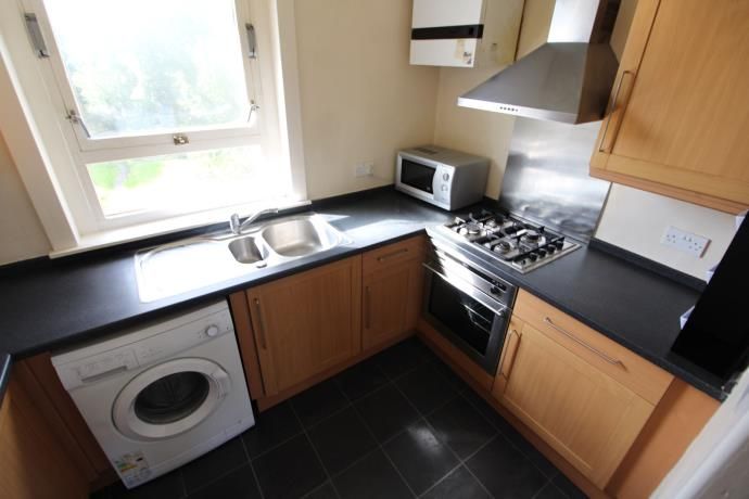 2 bed flat to rent in Middlefield Place, Woodside, Aberdeen AB24, £600 pcm
