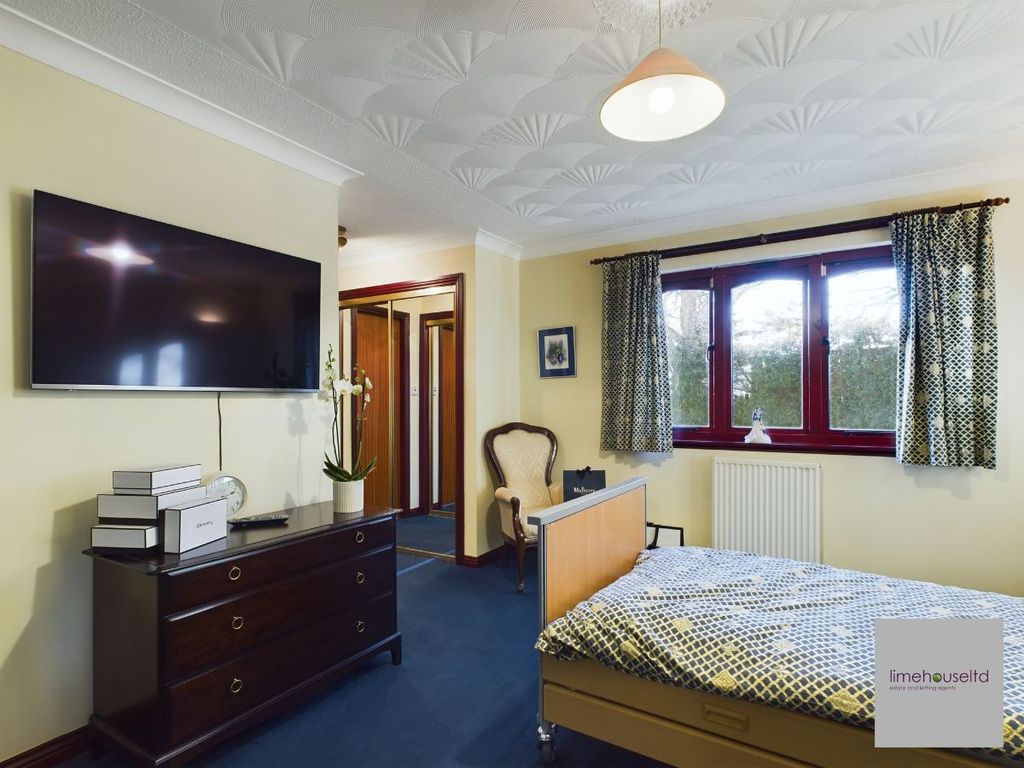 4 bed bungalow for sale in Biggar Road, Libberton ML11, £360,000