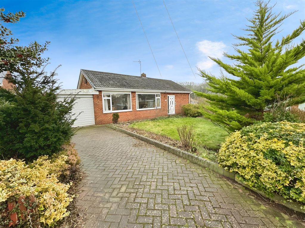 2 bed bungalow for sale in Parkside, Howden Le Wear, Crook DL15, £175,000