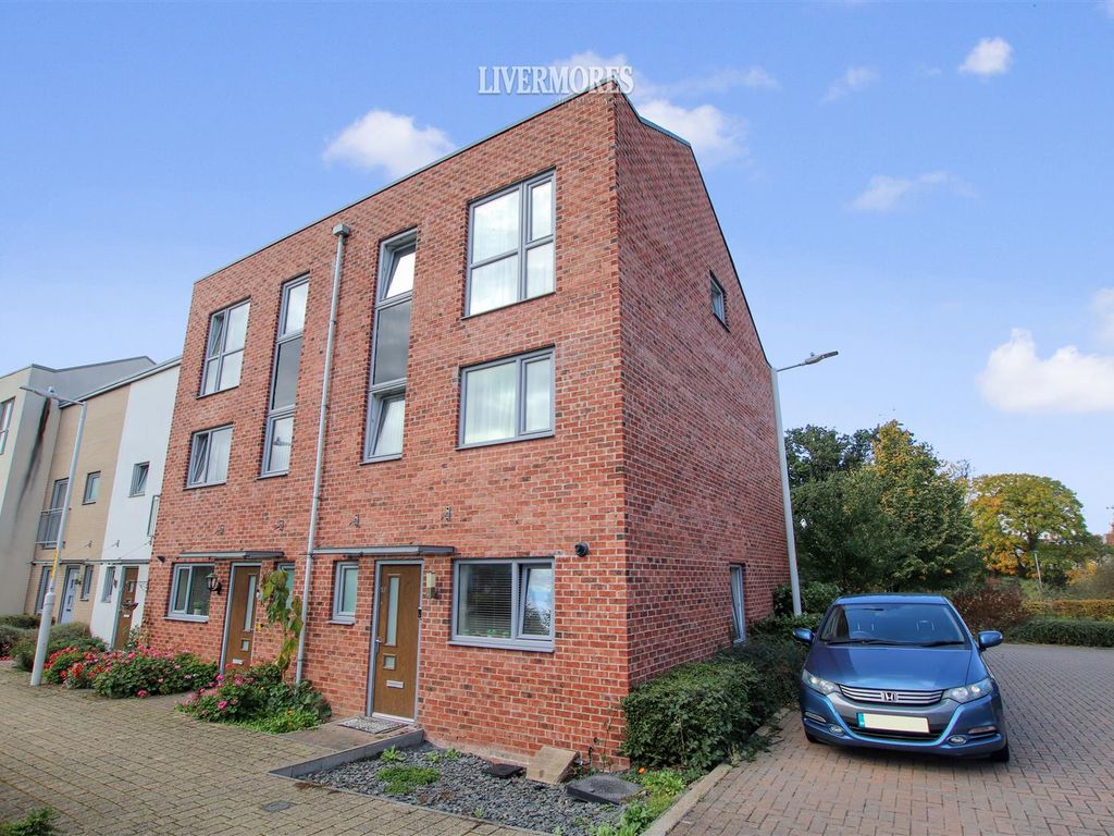 4 bed town house for sale in Shiers Avenue, Dartford DA1, £440,000