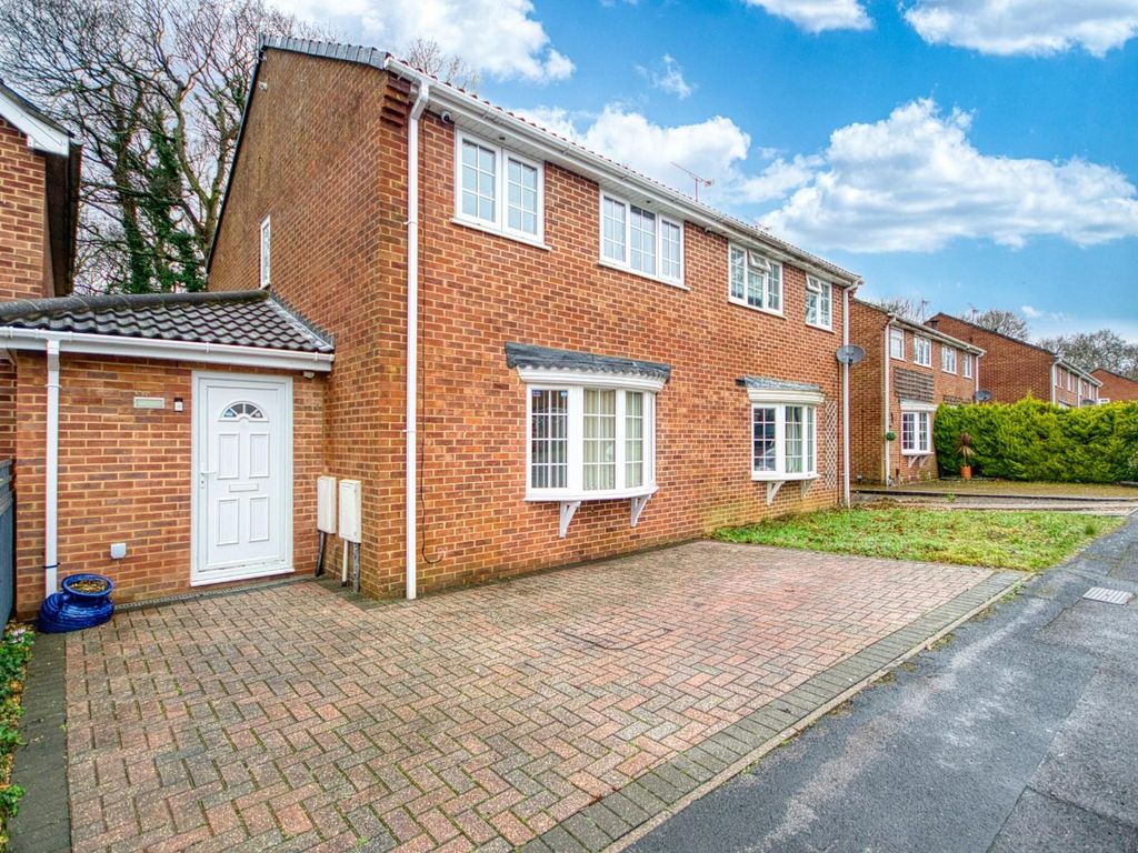 3 bed semi-detached house for sale in Goldcrest Gardens, Southampton SO16, £340,000