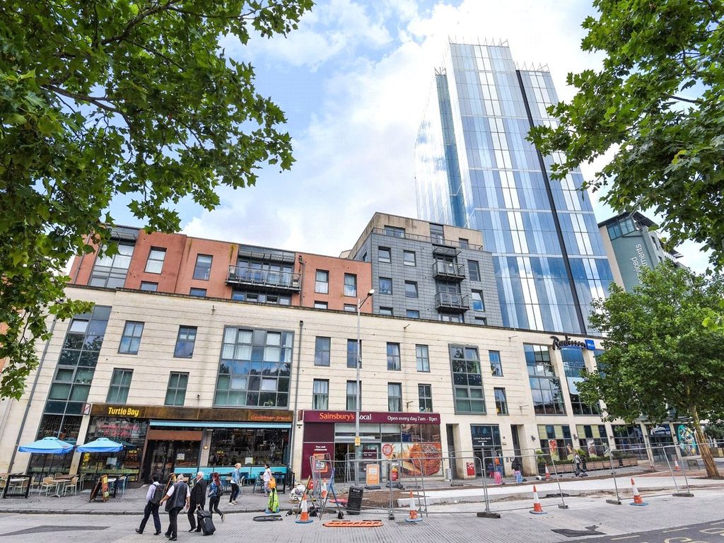 1 bed flat for sale in Central Quay North, Broad Quay, Bristol BS1, £240,000