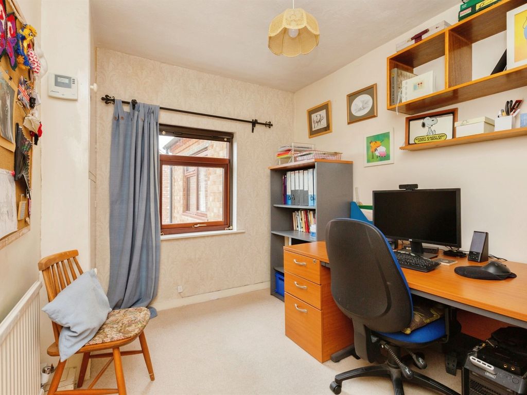3 bed property for sale in Filgrave, Filgrave, Newport Pagnell MK16, £450,000