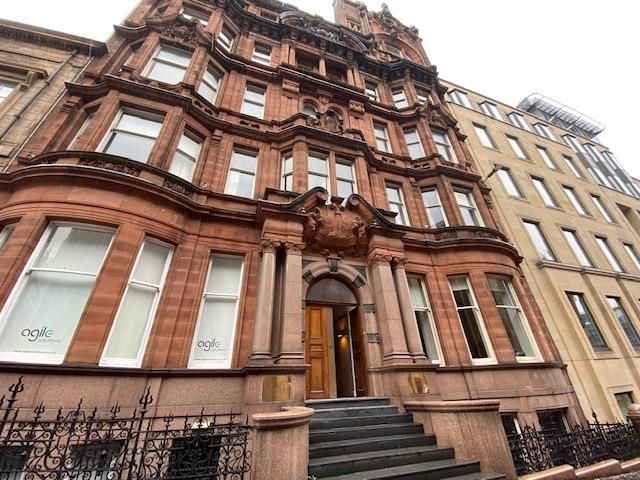 3 bed flat to rent in West George Street, Glasgow G2, £1,725 pcm
