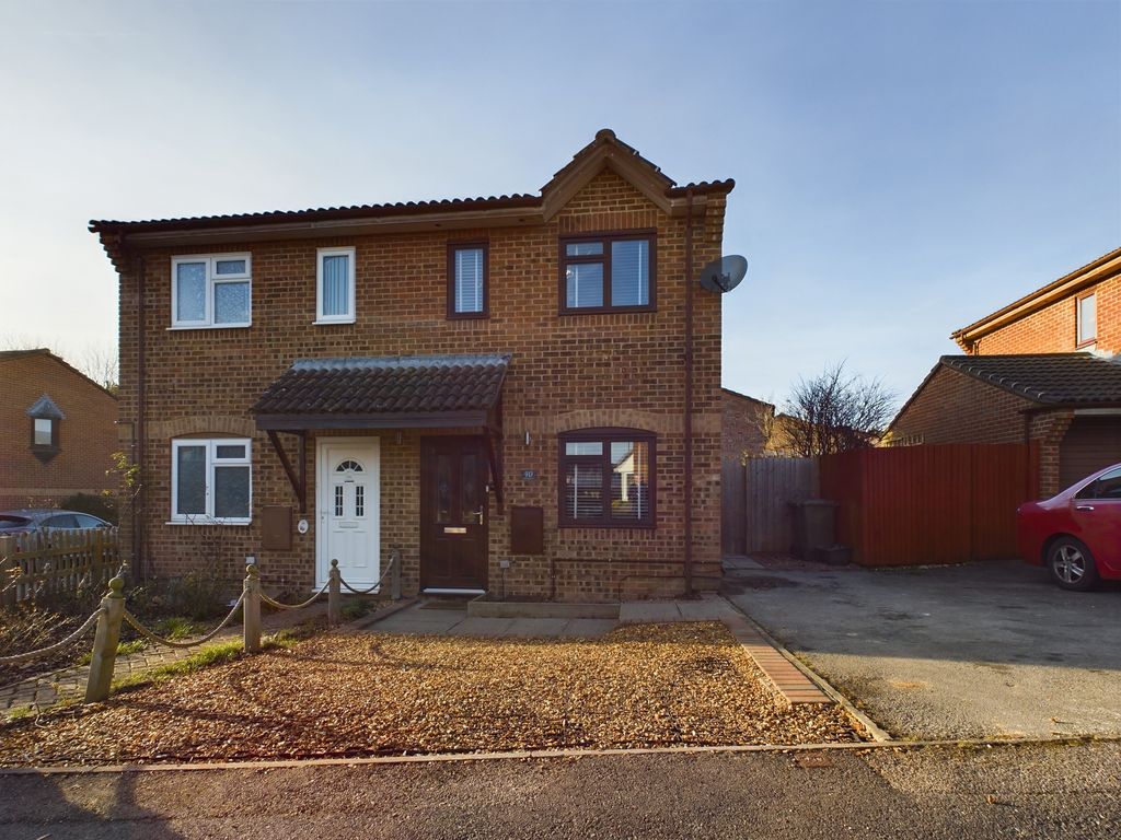 2 bed semi-detached house for sale in Galloway Close, South Ham, Basingstoke RG22, £290,000