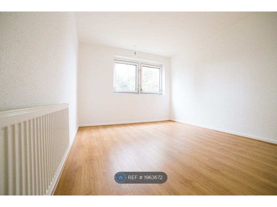 2 bed flat to rent in Morningside Close, Allenton DE24, £900 pcm