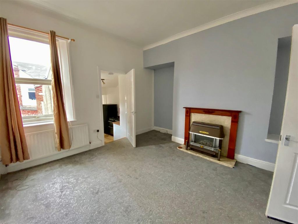 3 bed flat for sale in Affleck Street, Bensham, Gateshead NE8, £89,000