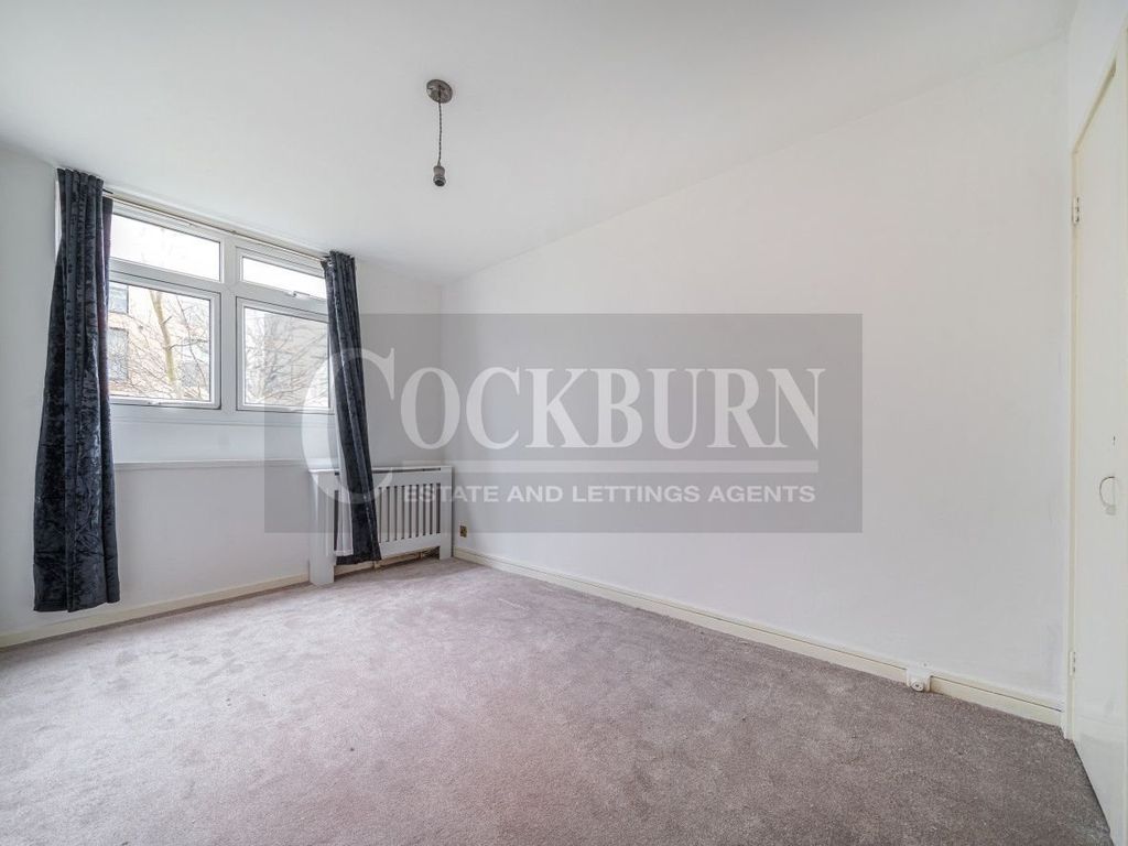 1 bed flat to rent in Merryfield House, Grove Park Road SE9, £1,250 pcm