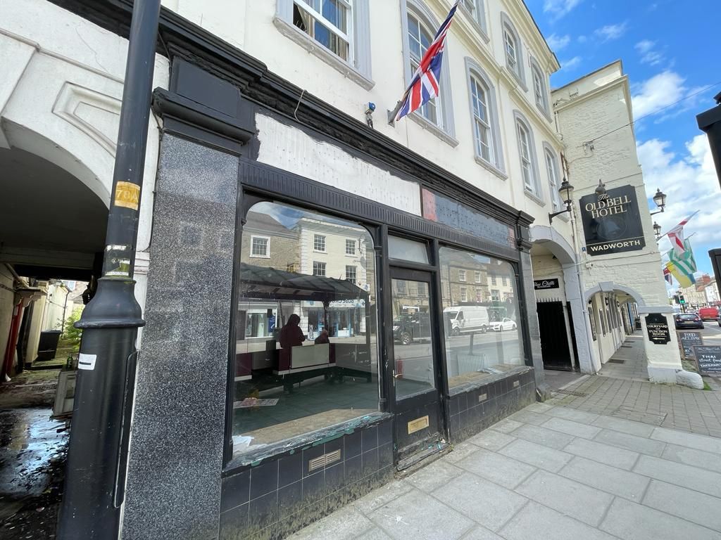 Retail premises to let in 44-46 Market Place, Warminster, Wiltshire BA12, £12,500 pa