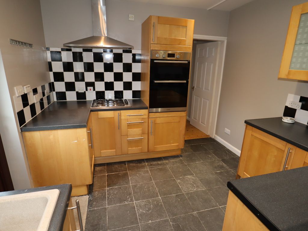2 bed flat for sale in Monks Road, Lincoln LN2, £94,950