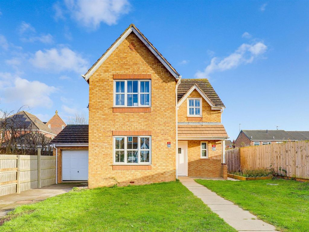 4 bed detached house for sale in Pitch Close, Carlton, Nottinghamshire NG4, £345,000