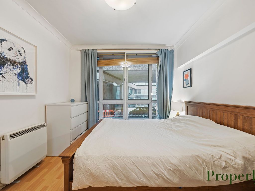 1 bed flat for sale in Monument Street, London EC3R, £595,000