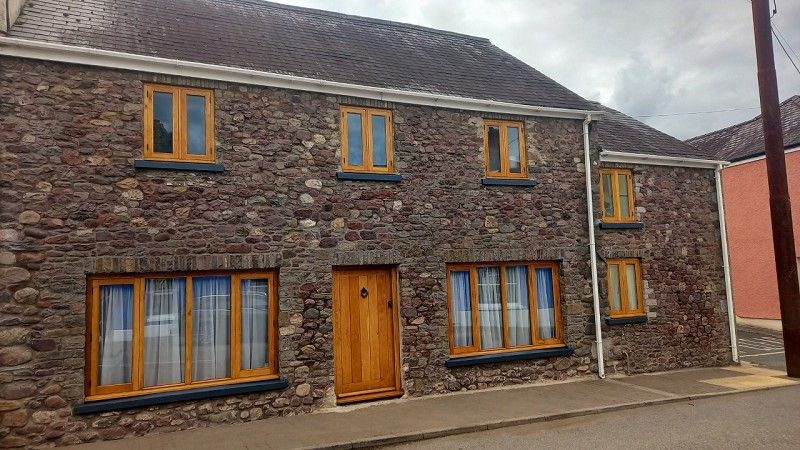 4 bed end terrace house for sale in Queens Square, Llangadog, Carmarthenshire. SA19, £225,000