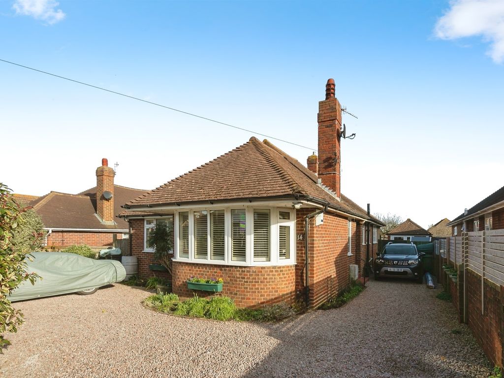 3 bed detached bungalow for sale in Hillcrest Avenue, Bexhill-On-Sea TN39, £420,000