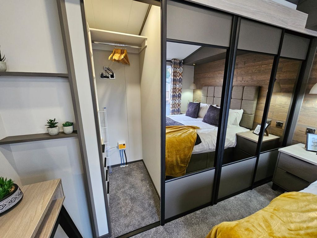 2 bed lodge for sale in Malton Road, Pickering YO18, £105,000