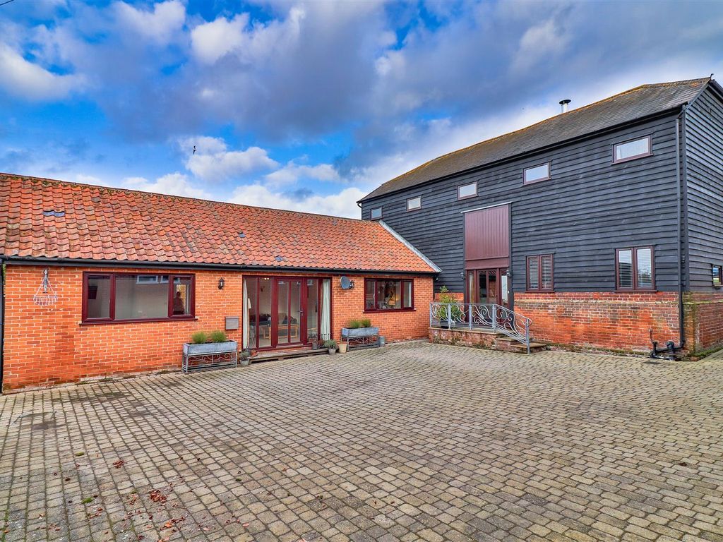 6 bed barn conversion for sale in Manor Road, Bildeston, Ipswich IP7, £625,000