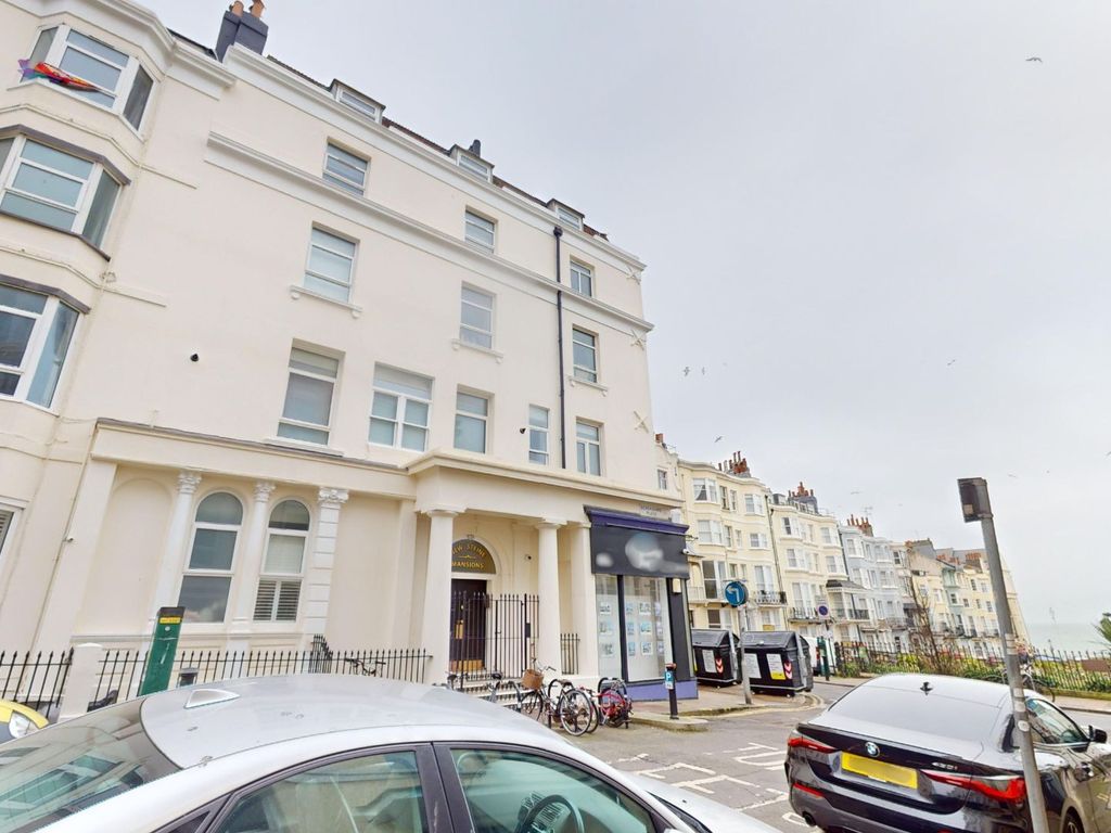 1 bed flat for sale in Devonshire Place, Kemptown, Brighton BN2, £195,000