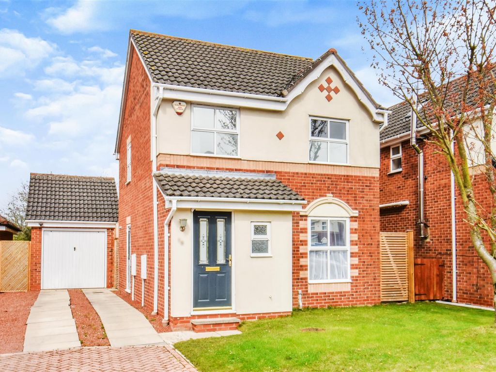 3 bed detached house to rent in Ruffhams Close, Wheldrake, York YO19, £1,200 pcm