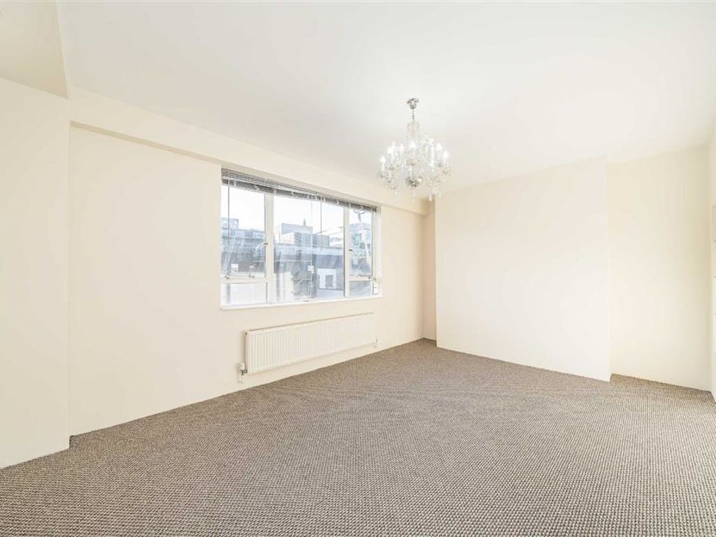 2 bed flat to rent in Princeton Street, London WC1R, £2,817 pcm