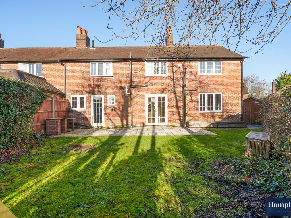 4 bed semi-detached house for sale in The Meadows, Amersham HP7, £750,000