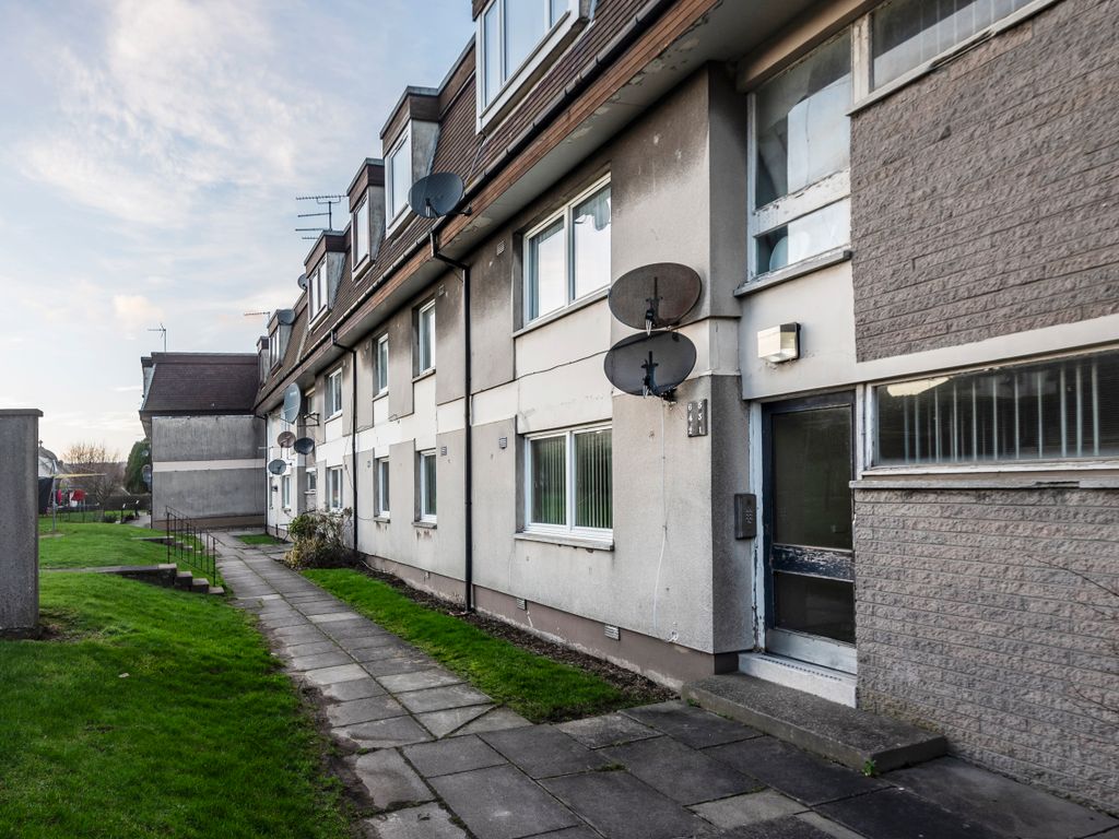 2 bed flat for sale in Berrywell Place, Aberdeen AB21, £98,000