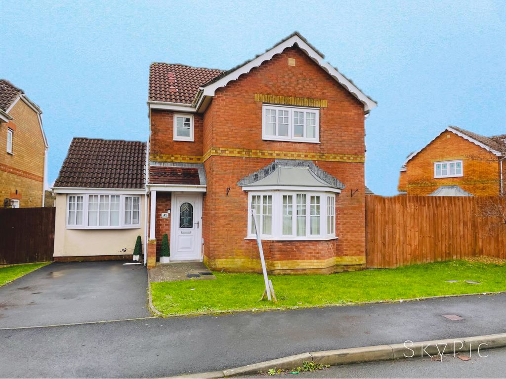 3 bed detached house for sale in Pant Bryn Isaf, Llwynhendy, Llanelli SA14, £270,000