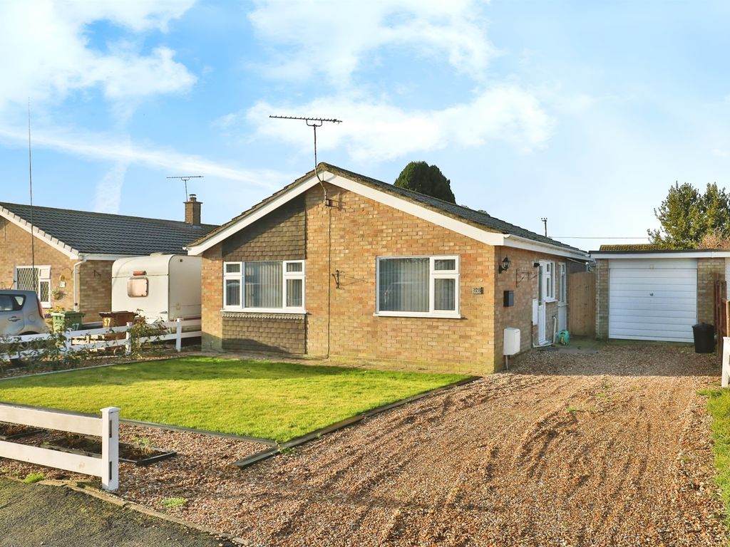 2 bed detached bungalow for sale in Millfield, Ashill, Thetford IP25, £260,000