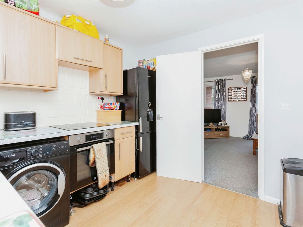 1 bed flat for sale in Durham Road, Loughborough LE11, £99,950