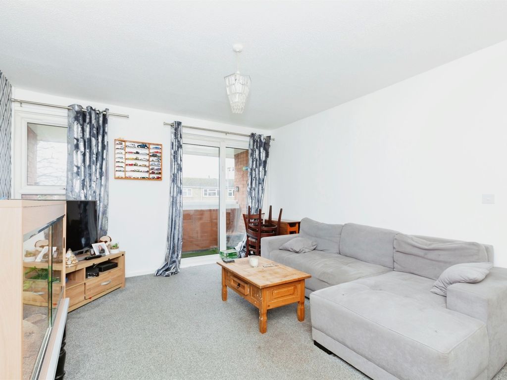1 bed flat for sale in Durham Road, Loughborough LE11, £99,950