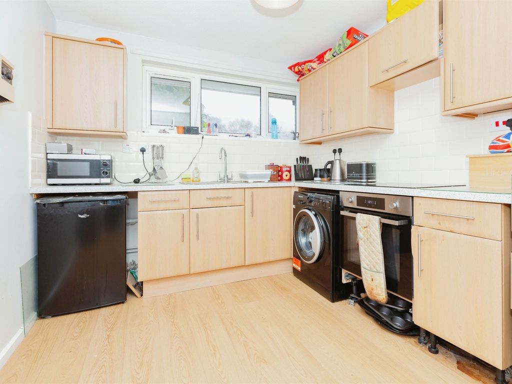 1 bed flat for sale in Durham Road, Loughborough LE11, £99,950