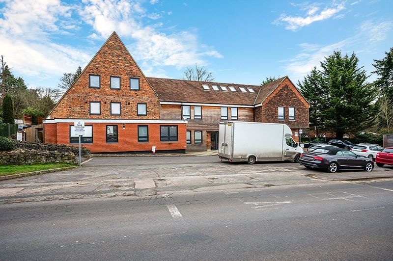 1 bed flat for sale in Langley House, Church Lane, Oxted RH8, £245,000