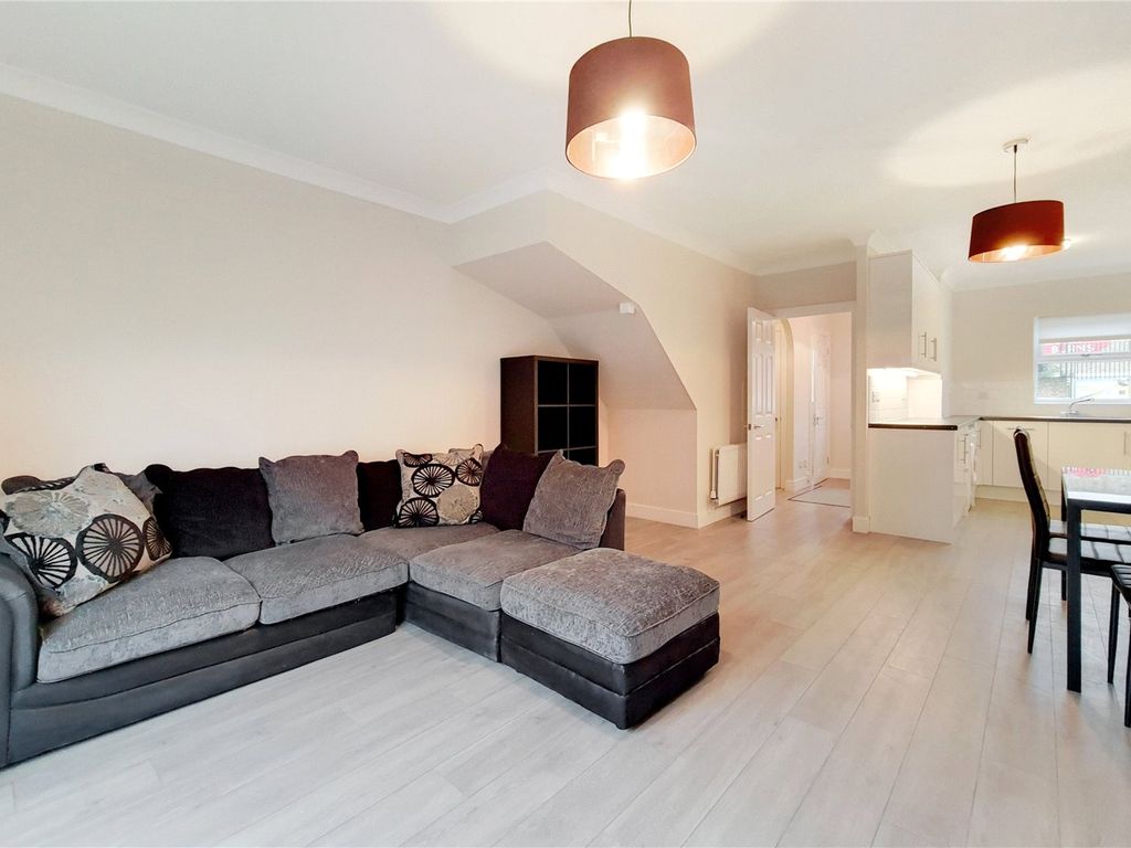 4 bed terraced house to rent in Wycliffe Road, The Shaftesbury Estate SW11, £4,000 pcm