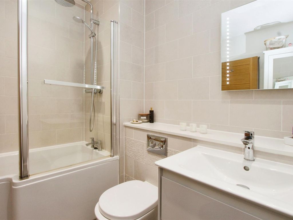 1 bed flat for sale in Riverside, Temple Street, Keynsham, Bristol BS31, £210,000