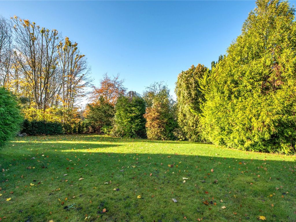 3 bed detached house for sale in Woodend, Leatherhead, Surrey KT22, £1,295,000