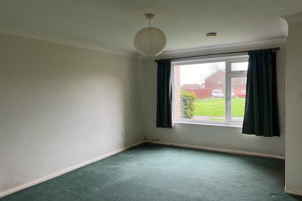 2 bed property to rent in Fleet Way, Newport PO30, £825 pcm