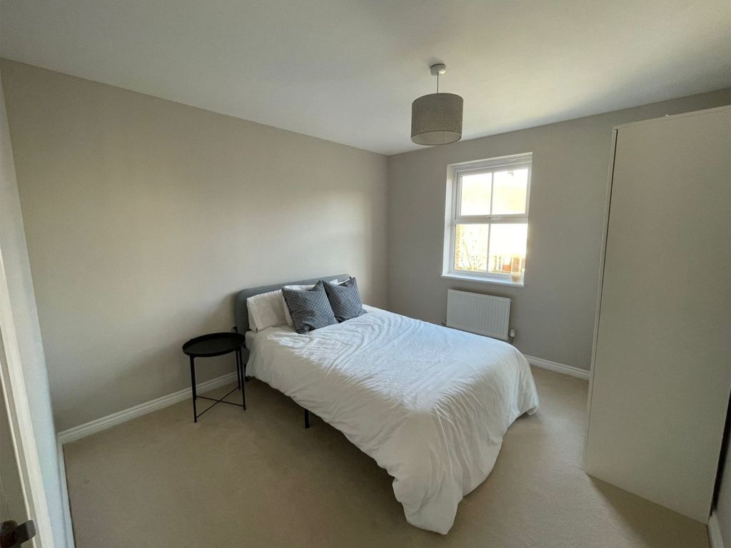 4 bed semi-detached house for sale in Dunsley Vale - Wichelstowe, Swindon SN1, £385,000