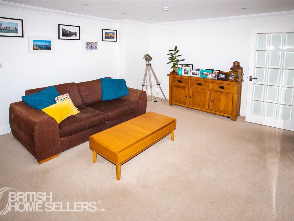 2 bed flat for sale in Sea Road, Boscombe, Bournemouth BH5, £240,000