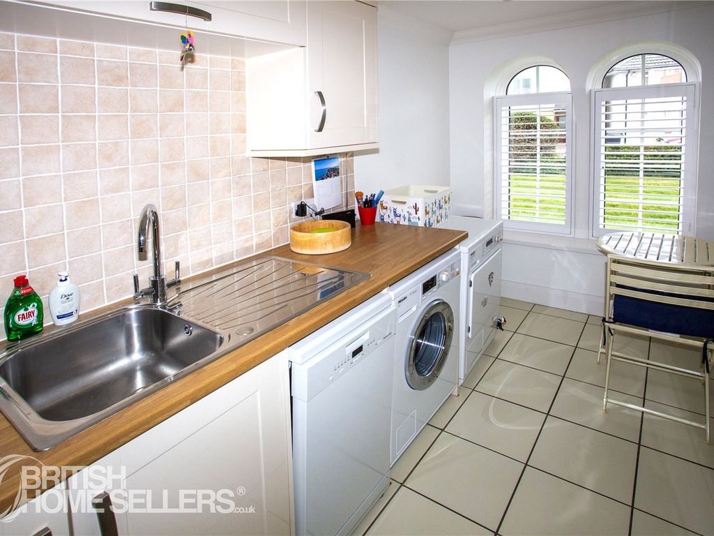 2 bed flat for sale in Sea Road, Boscombe, Bournemouth BH5, £240,000