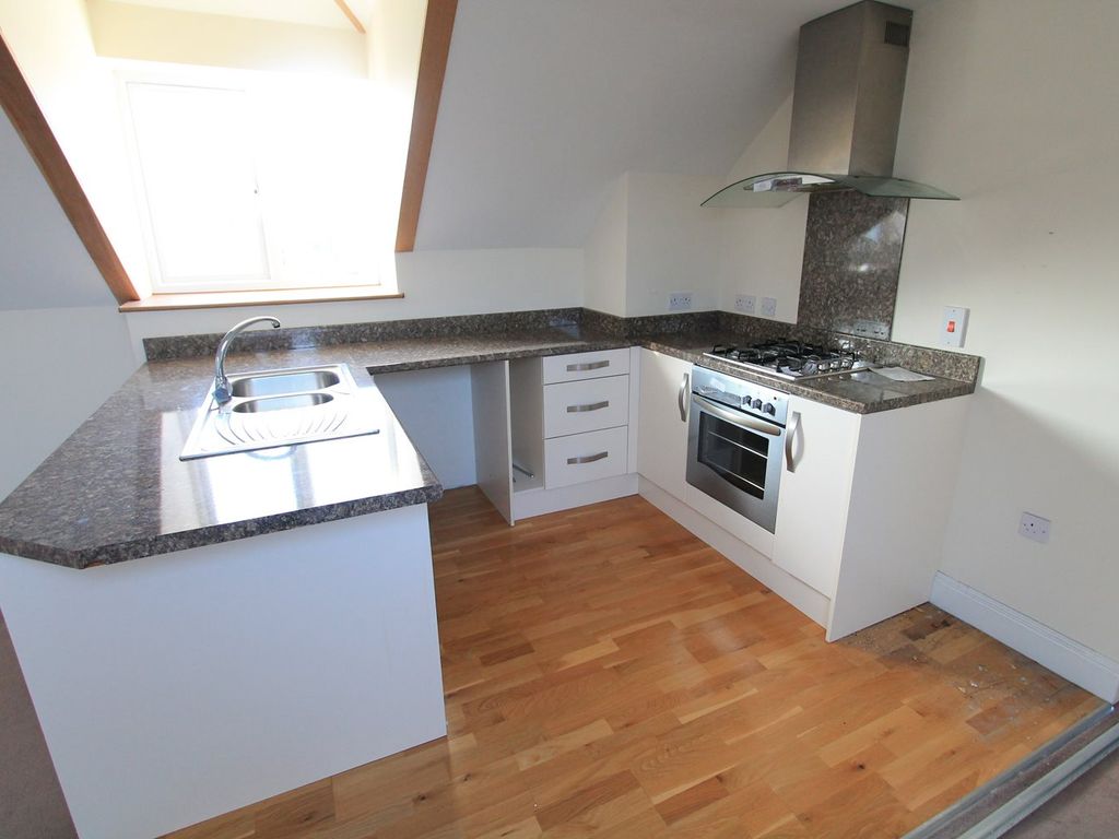 2 bed flat to rent in Portchester Place, Bournemouth BH8, £1,150 pcm