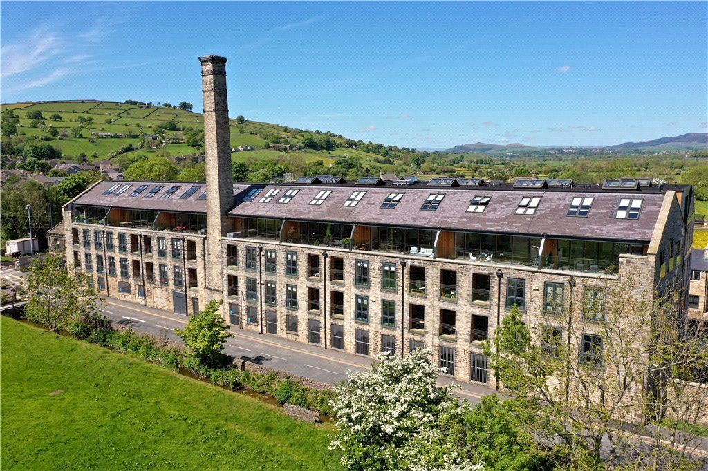 2 bed flat for sale in Greens Mill Court, Cononley BD20, £450,000