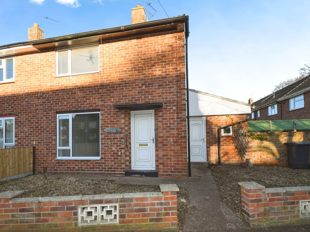 2 bed semi-detached house for sale in Walford Drive, Lincoln LN6, £140,000