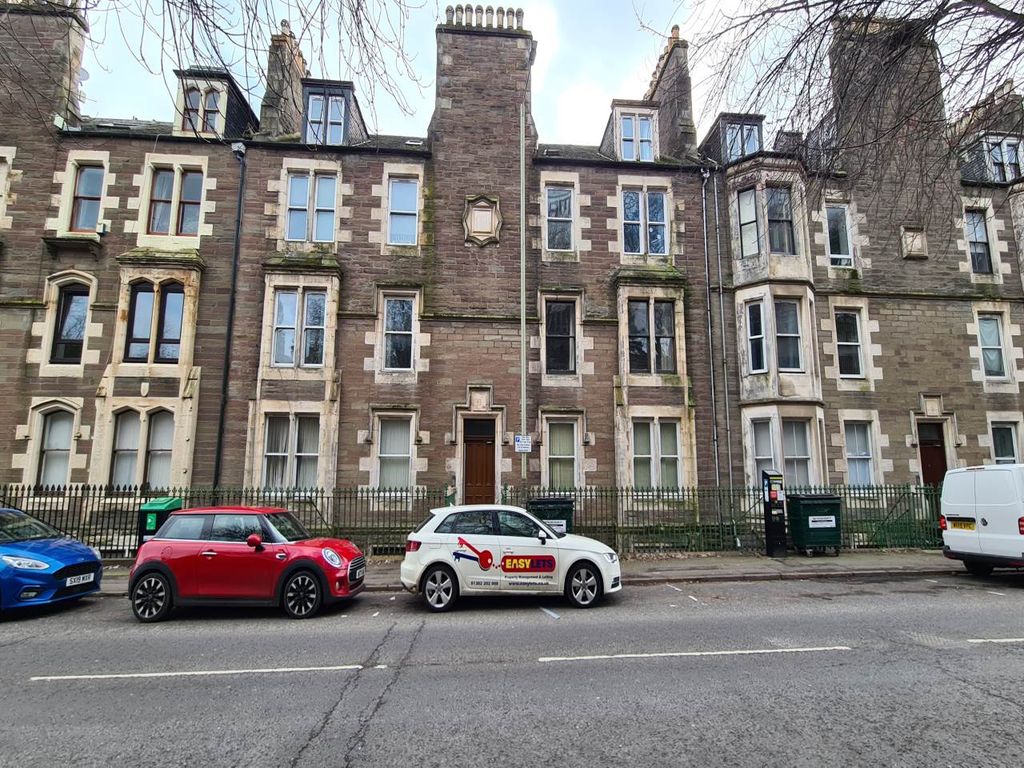 2 bed flat to rent in Garland Place, Dundee DD3, £850 pcm
