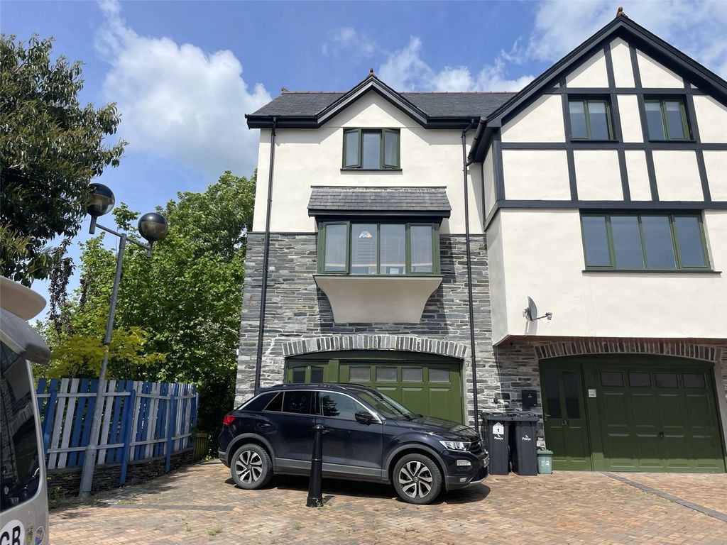 2 bed end terrace house for sale in Tan Yr Eglwys, Machynlleth, Powys SY20, £190,000