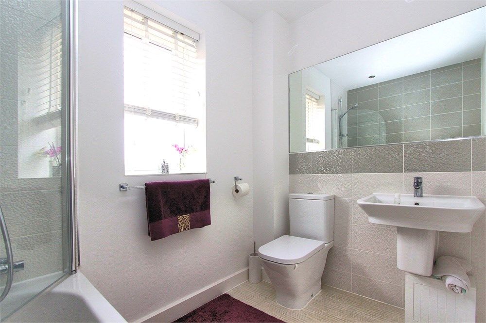 3 bed detached house for sale in Badger Road, Thornbury BS35, £399,950